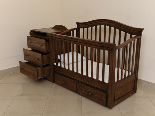 Dolly crib with commode